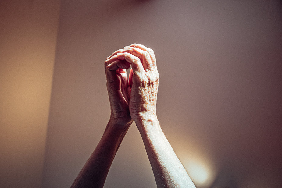 How to Deal with Aging Parents: Coping Strategies and Support